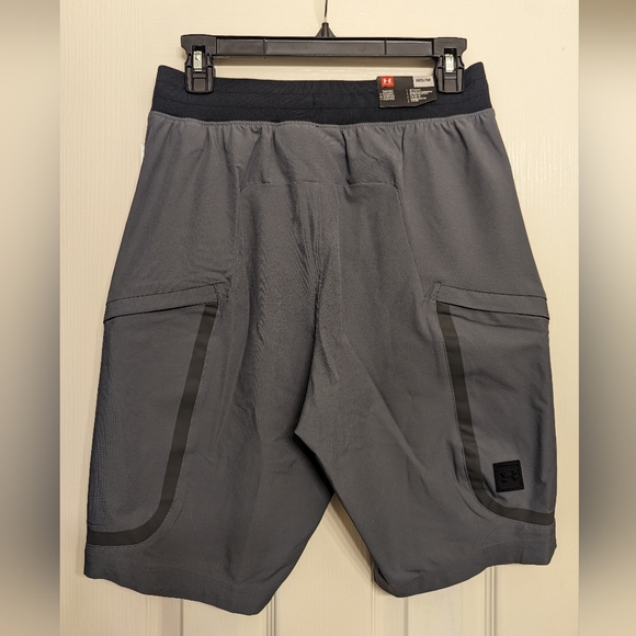 Under Armour Men's Sportstyle Elite Cargo Shorts 10" - Picture 2 of 3